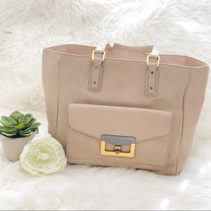 HP 🖤 Marc by Marc Jacobs Beige Leather Handbag